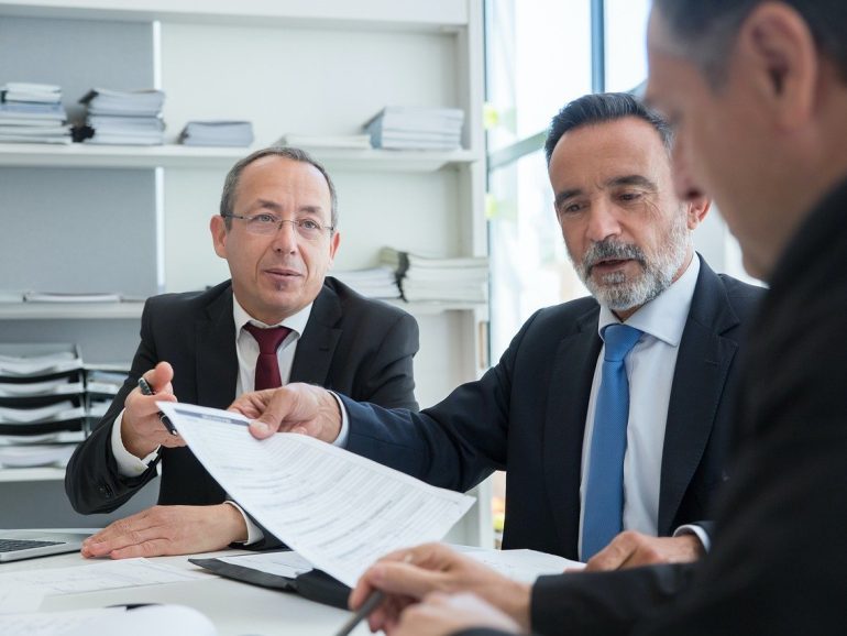 Understanding the Difference Between a CEO and COO: Key Roles in Structuring a Successful C-Suite