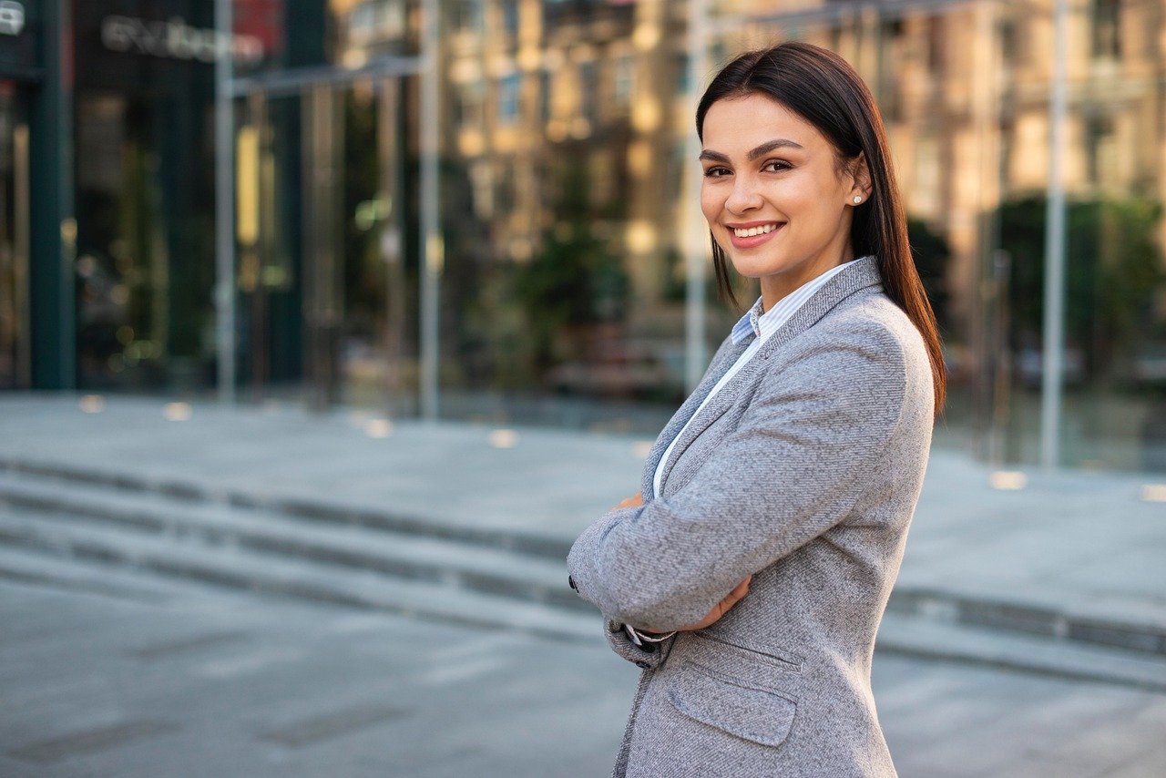 Inside a £100K+ Financial Controller Job Description: What Candidates Are Actually Looking For